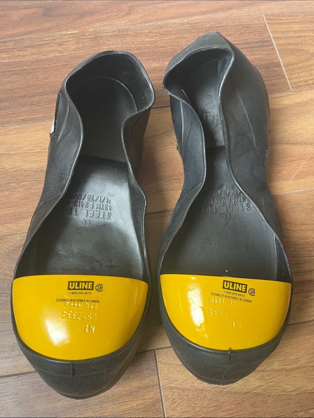 Safety Toe Cover Medium Black Rubber Slip-On Yellow Caps (ULINE)